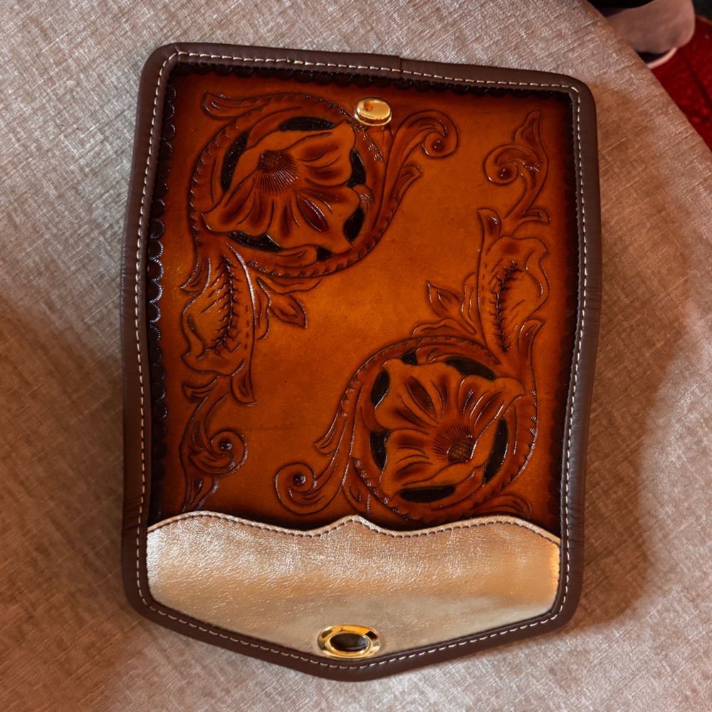 Hand-Crafted Gold Lambskin Floral Clutch – Brand New, To-Die-For Luxury!